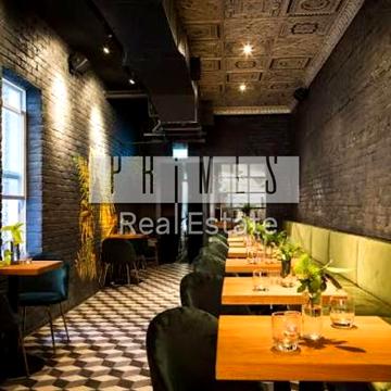 Велика Васильківська вул. (Червоноармійська), 38