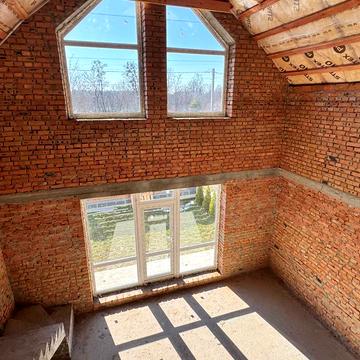 Молодіжна вул., 80