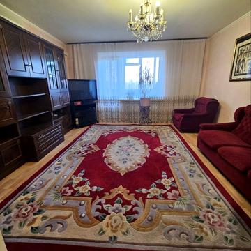 Стадіонна вул., 13