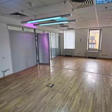 Богдана Хмельницького вул., 19-21