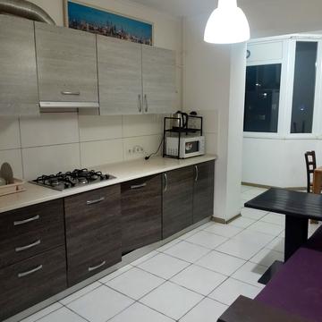 Мирна вул., (Будинок 1)