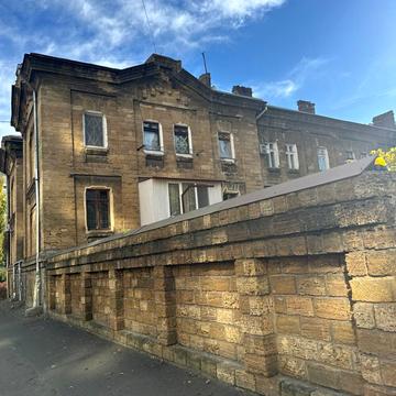 Донорська вул. (Слепнева), 1