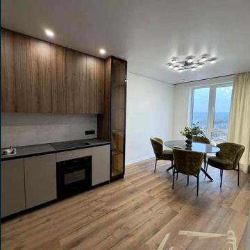 Університетська вул., 1-Ч