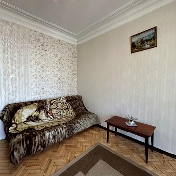 Еспланадна вул., 32