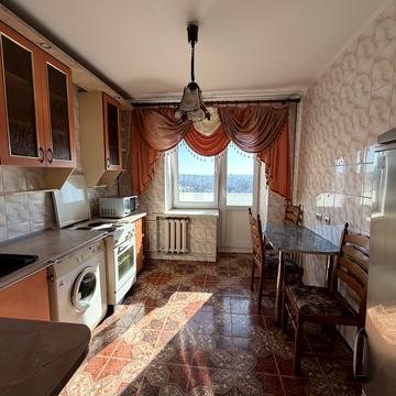 Андрія Мельника вул., 2