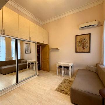 Ніни Строкатої вул. (Буніна), 4