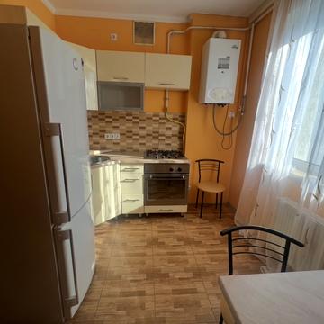 Анатолія Лабунського вул., 1