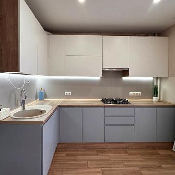 Леоніда Перфецького вул., 2а