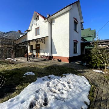 Помаранчева, 9