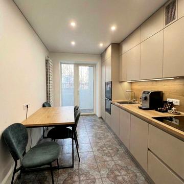 Коробова вул., 8