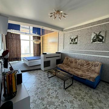 Середньофонтанська вул., 35