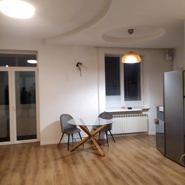 Івана Світличного вул. (Петровського), 4