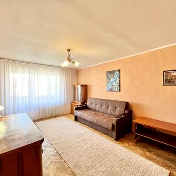 Лабораторна вул., 15