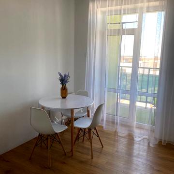 Санаторна вул., 25