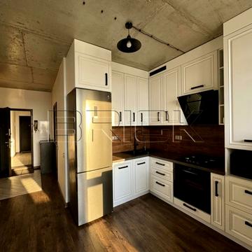 Юнацька вул., 1