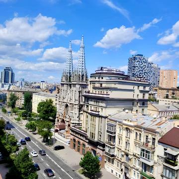 Велика Васильківська вул. (Червоноармійська), 102