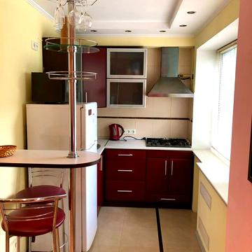 Верховної Ради бульв., 26