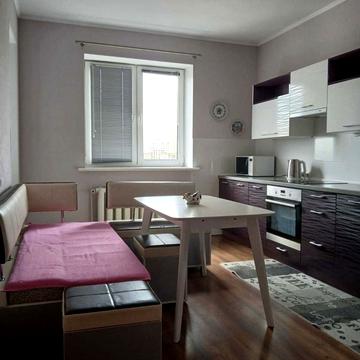 Анни Ахматової вул., 13