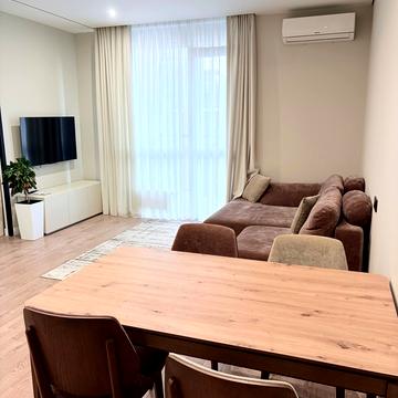 Предславинська вул., 44