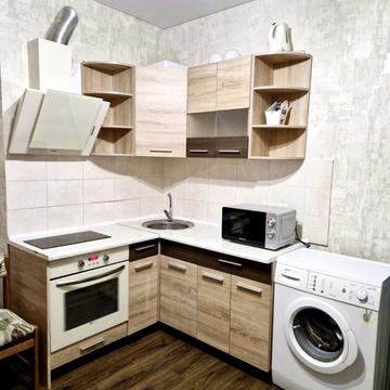 Полковника Гуляєва просп. (Маршала Жукова), 111