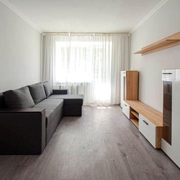 Винниченка вул. (Карпенка), 1