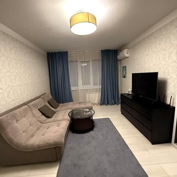 Лариси Руденко вул., 6