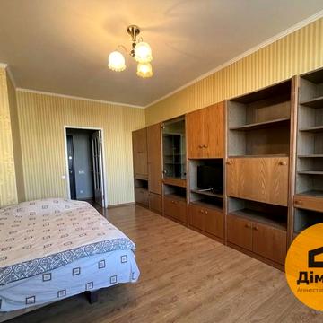 Рональда Рейгана вул., (Будинок 1)