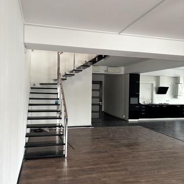 Валова вул., 14