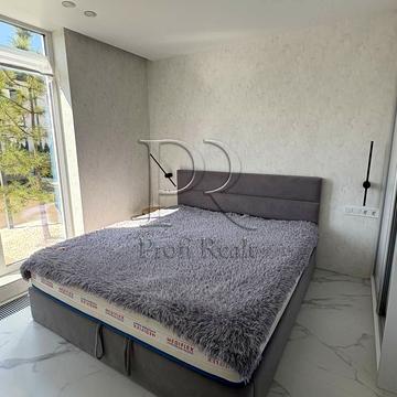 Одеська вул., 37