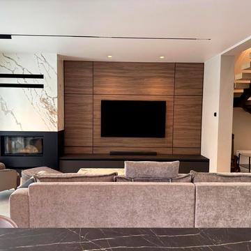 Михайла Грушевського вул., 27