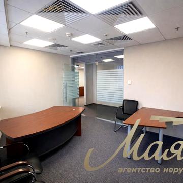 Володимирська вул., 12