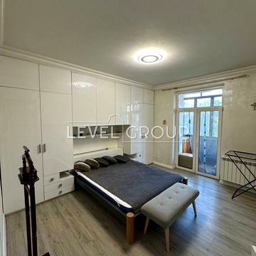 Євгена Гуцала пров. (Кутузова), 3а