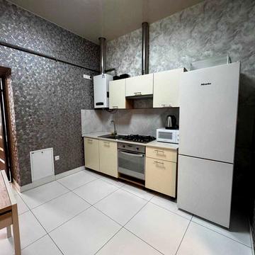 Пантелеймона Куліша вул., 1