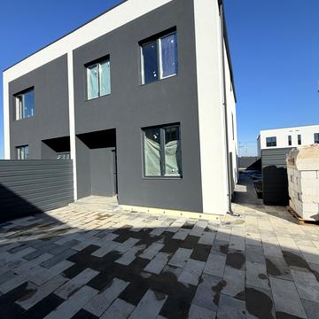 Гетьманська вул., (Будинок 1)