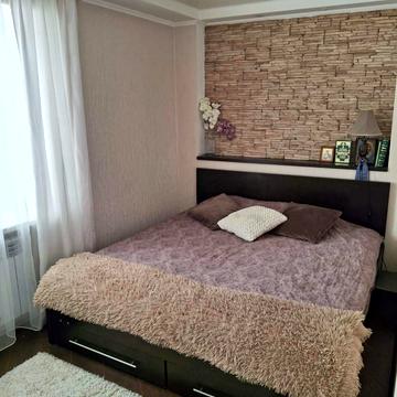 Небесної Сотні вул. (Московська), 16