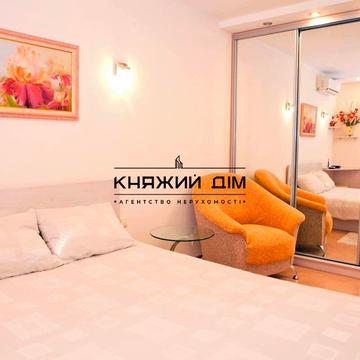 Гусовського вул., 2