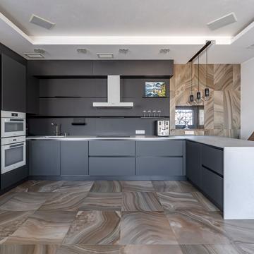 Івана Мазепи вул. (Січневого Повстання), 3