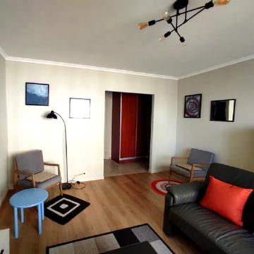 Пасічна вул., 9