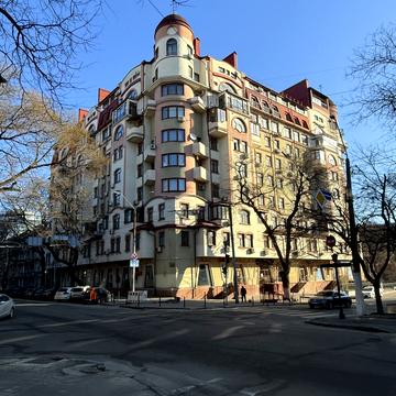 Святослава Караванського вул. (Жуковського), 10