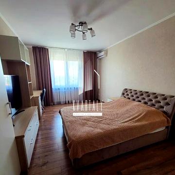 Бориса Гмирі вул., 10/40