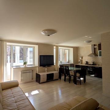 Незалежності вул., 10