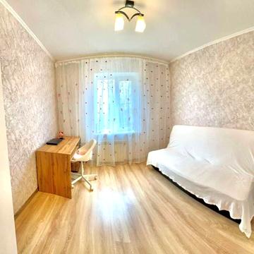 Академіка Сахарова вул., 44