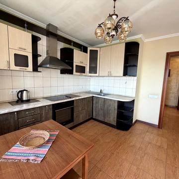 Дніпровська набережна вул., 26-А