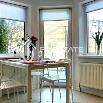 Яцютівка вул., 22