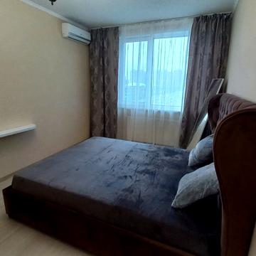 Європейського Союзу просп. (Правди), 45-А