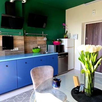 Волошкова вул., 2