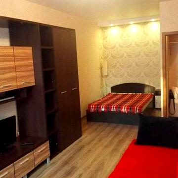 Воскресенська вул., 16