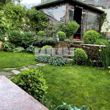 Добрий Шлях вул., 64