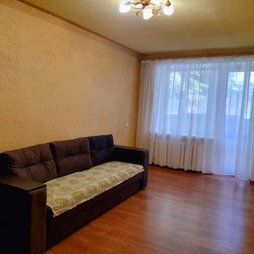 Академіка Янгеля вул., 10