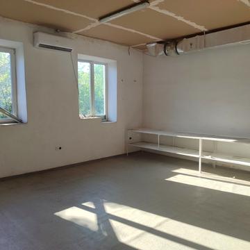 Сонячна вул., 25